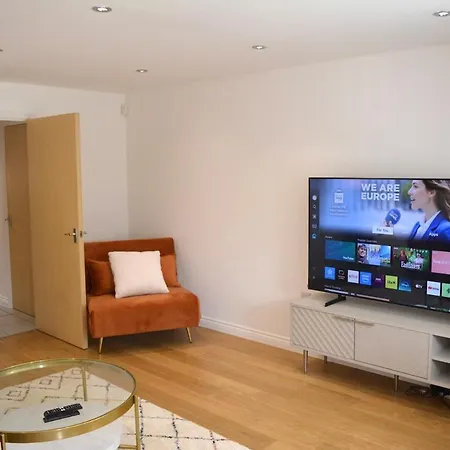 Elegant In West Didsbury Apartament