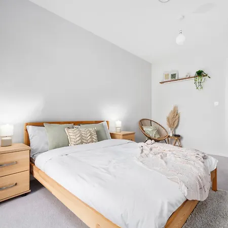 Apartment City Center 28 Day Stay Perks From May, Family And Business Travel Hideaway,Parking, Walking Distance To All Amenities Manchester