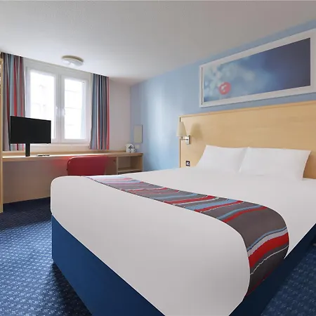 Travelodge Sportcity 3*