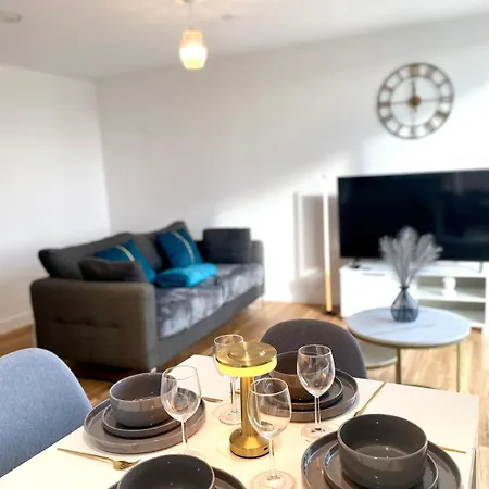 Διαμέρισμα Lux Stylish 2 Bed High Rise With Parking And Balcony