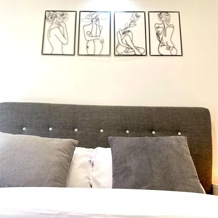 Lux Stylish 2 Bed High Rise With Parking And Balcony Μάντσεστερ