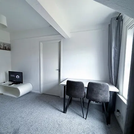 Apartment Modern 3-bedroom Near Centre Manchester