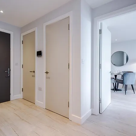 Modern 2br Parking Great Location & Amenities Lejlighed Manchester