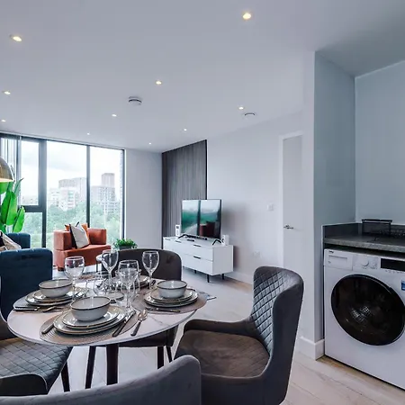 Modern 2br Parking Great Location & Amenities Lejlighed