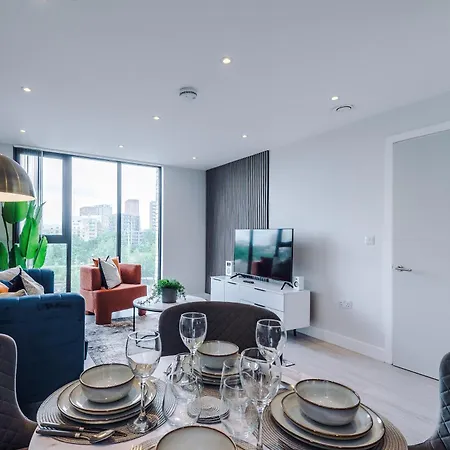 Modern 2br Parking Great Location & Amenities Lejlighed