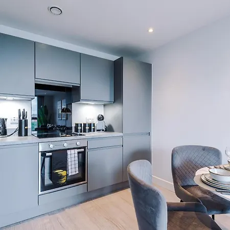 Lejlighed Modern 2br Parking Great Location & Amenities