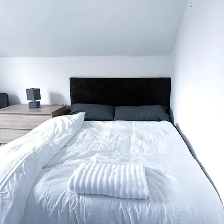 Modern 3-bedroom Near Centre * Manchester