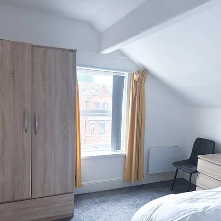 Apartment Modern 3-bedroom Near Centre *