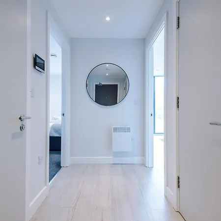 Stylish 1-bed Fast Wi-fi Easy Access To Appartement