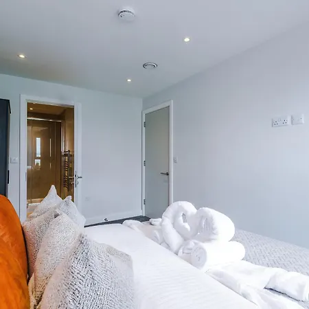 Modern 2br Parking Great Location & Amenities Lejlighed