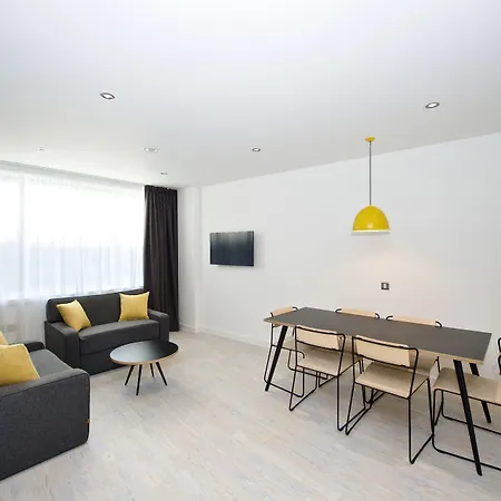 Staycity Piccadilly Lägenhetshotell 4*