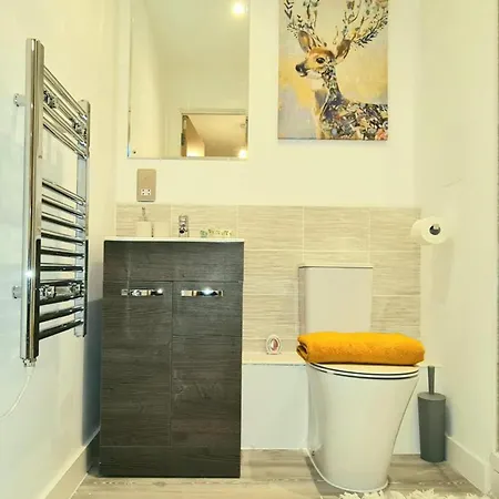 Apartament 2 Bed Sleeps 4 With Free Parking *