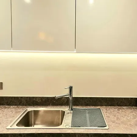 Apartament 2 Bed Sleeps 4 With Free Parking