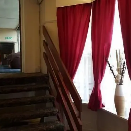 The Fallowfield Hotel 2*