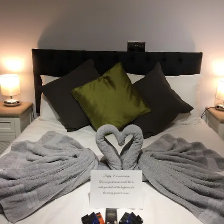 Queens 3* Manchester