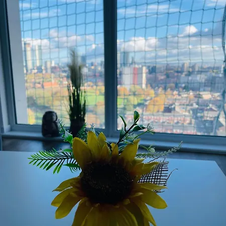 Bee Gateway - Work N Relax 500mbps Wifi And Netflix - With Paid Parking And Balcony דירה מנצ'סטר