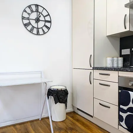 Lord Street With Free Parking & Wifi- Salford Uni, Victoria Station, Ao Arena