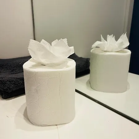 Modern & Cozy With Balcony, Near Media Centre & Old Trafford Stadium Apartment *