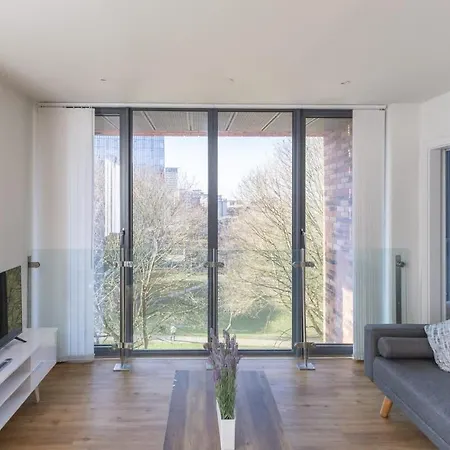 Park View 3 Bed Ensuite Only 5 Min Walk To Arndale Διαμέρισμα *