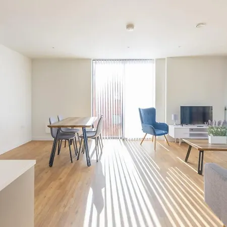 Park View 3 Bed Ensuite Only 5 Min Walk To Arndale *