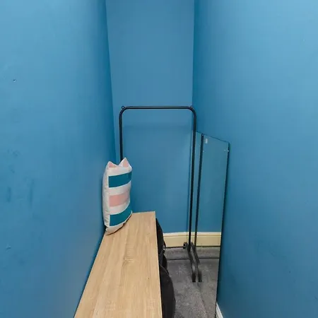 Apartment Cozy 2 Bedroom In Quiet M16 Area Prefect For Friends Or Couples