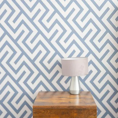 Cozy 2 Bedroom In Quiet M16 Area Prefect For Friends Or Couples Apartment *