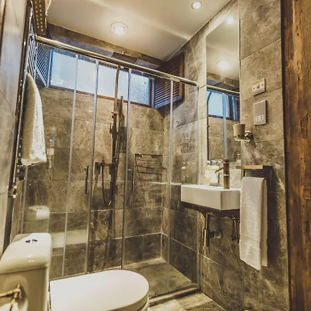 The Cow Hollow Hotel 4*