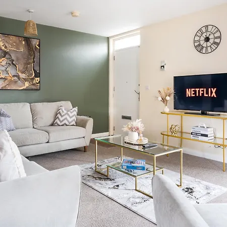 Contractor Near The Centre With Two Free Parking Spaces