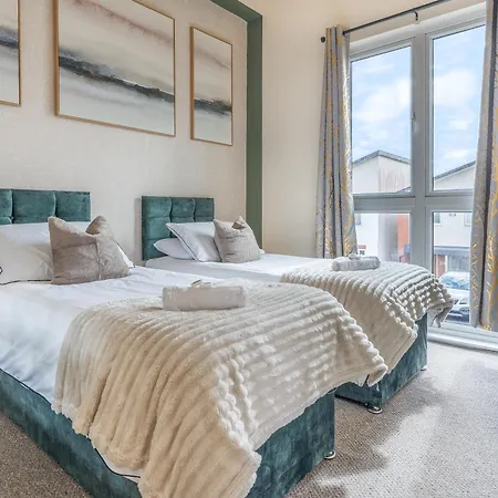 Nyaraló Contractor Near The Centre With Two Free Parking Spaces *