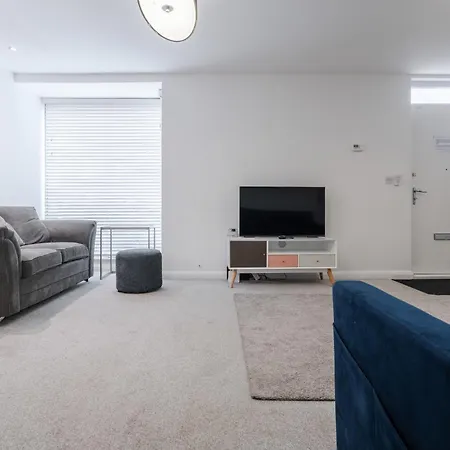 בית נופש Haven - Coop Live - Etihad - Sleeps 9 - Free Parking