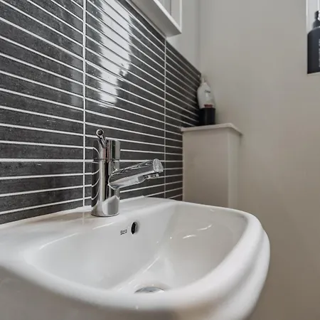 בית נופש Haven - Coop Live - Etihad - Sleeps 9 - Free Parking מנצ'סטר