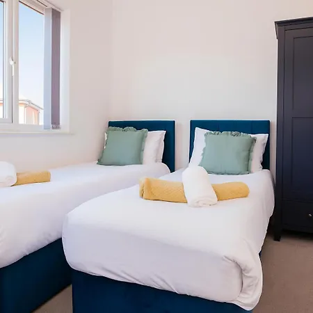 بيت للعطل Townhouse Sleeps 14 - Free Parking *