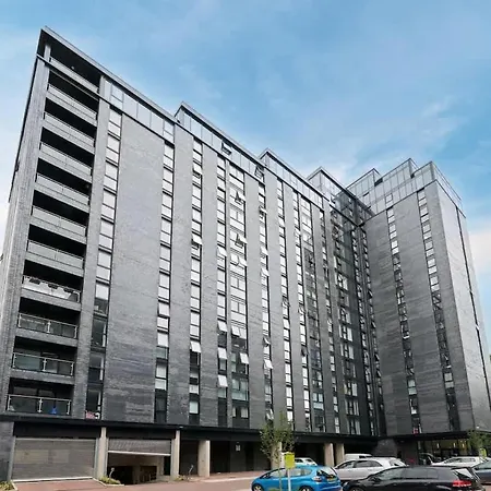 Апартаменты Joyful Group - Warm 2 Bed Ensuite Near Centre And Old Trafford Манчестер