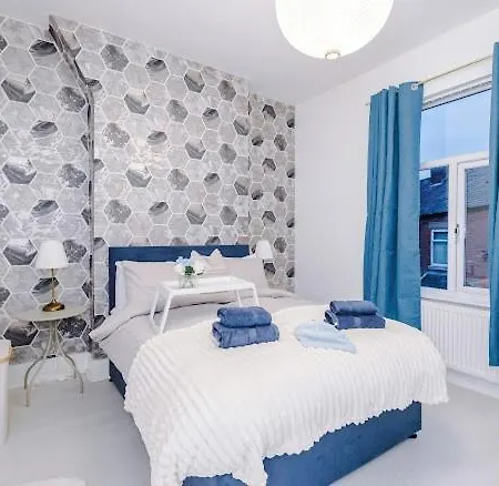 Sleep7, Pool Table, Ttennis, Free Parking, 3br Манчестер