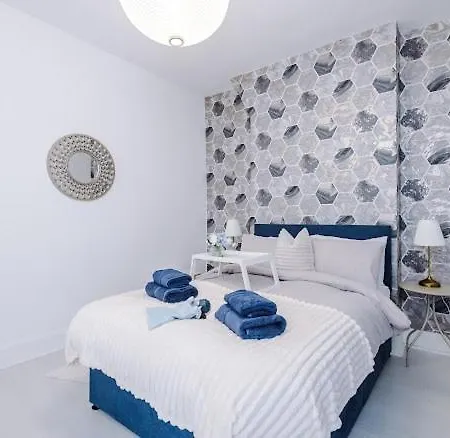 Sleep7, Pool Table, Ttennis, Free Parking, 3br Manchester