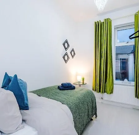 Sleep7, Pool Table, Ttennis, Free Parking, 3br Манчестер