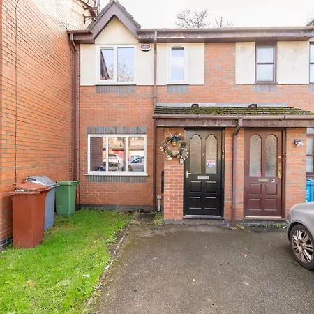 Cosy 2 Bedroom - 8 Mins From Centre - Free Parking - 4gc Apartment