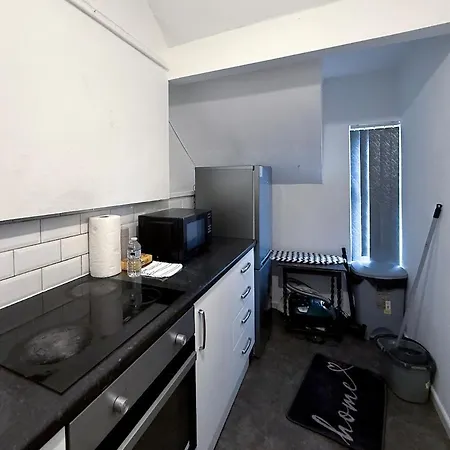 Modern 3-bedroom Near Centre Apartment Manchester