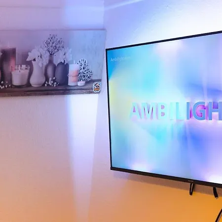 Modern 3-bedroom Near Centre Apartment *