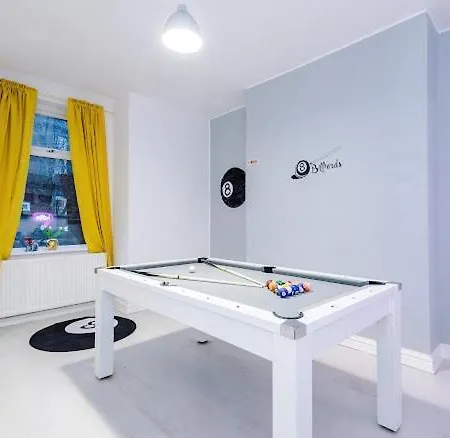 Sleep7, Pool Table, Ttennis, Free Parking, 3br *