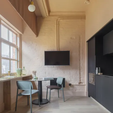 Whitworth Locke 4* Manchester