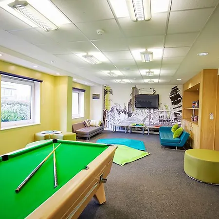 John Lester And Eddie Colman Courts In Salford * מנצ'סטר