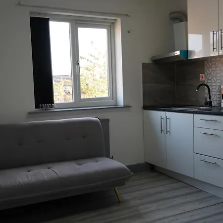 Hills View * Manchester