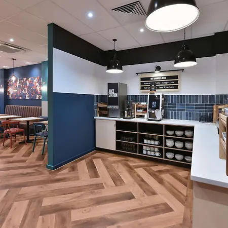 Hotel Travelodge Upper Brooks Street Manchester