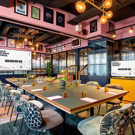 Yotel Deansgate فندق 4*