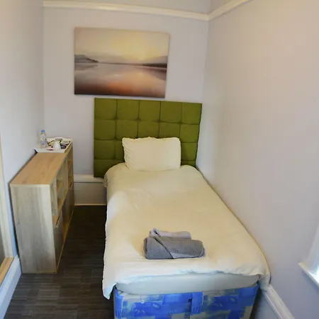 Gorton Mount Hotel 2*