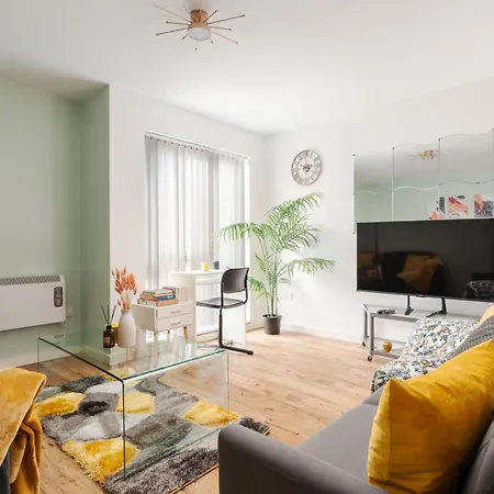 Beehive Salford Quays Immaculate 1-bed Flat With Free-parking *