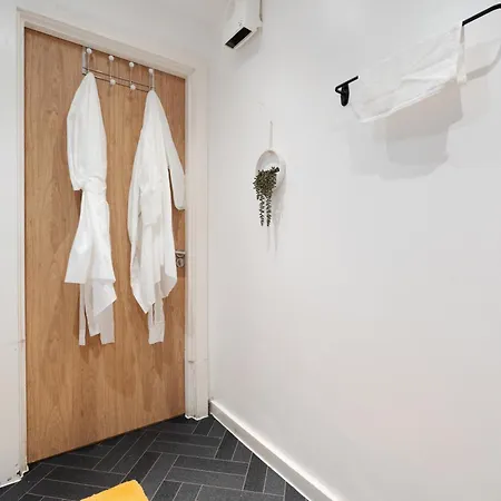 Appartamento Beehive Salford Quays Immaculate 1-bed Flat With Free-parking Manchester