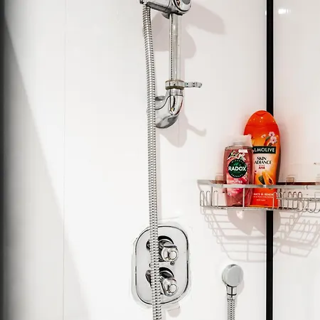 Beehive Salford Quays Immaculate 1-bed Flat With Free-parking *