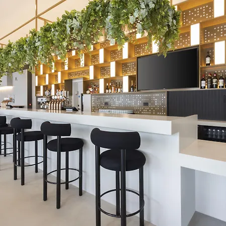 Leonardo Piccadilly Hotel 4*